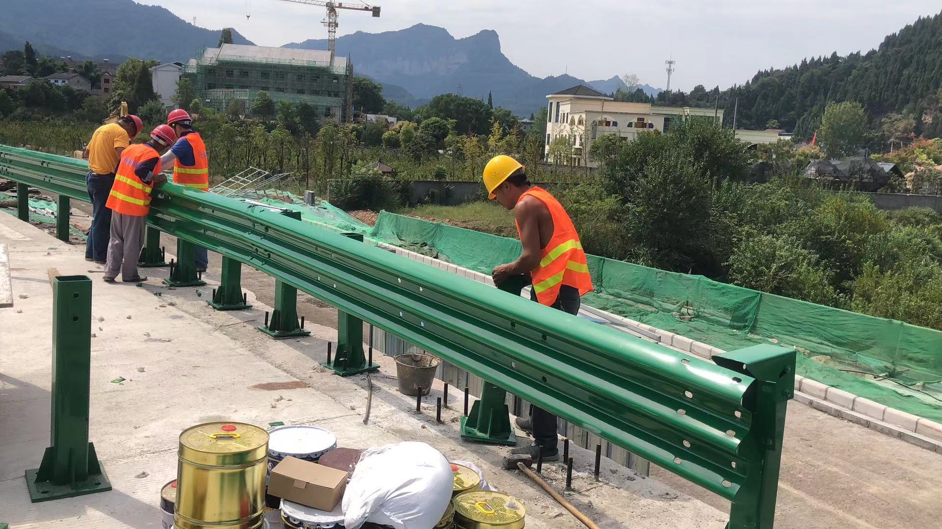 龙马潭区热镀锌喷塑波形护栏热镀锌波形护栏 - 推荐