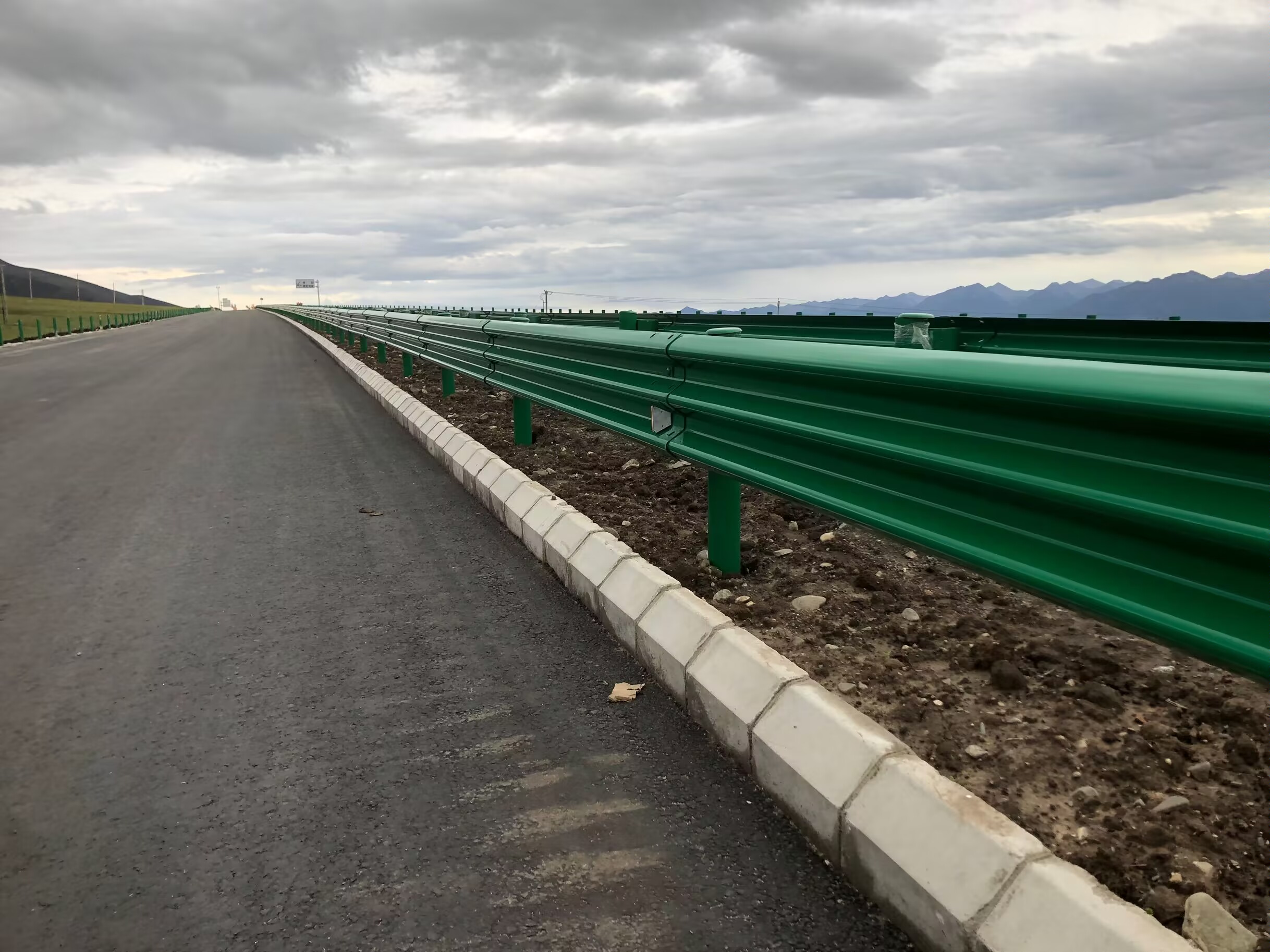 龙马潭区乡村公路波形护栏三波波形护栏 - 推荐